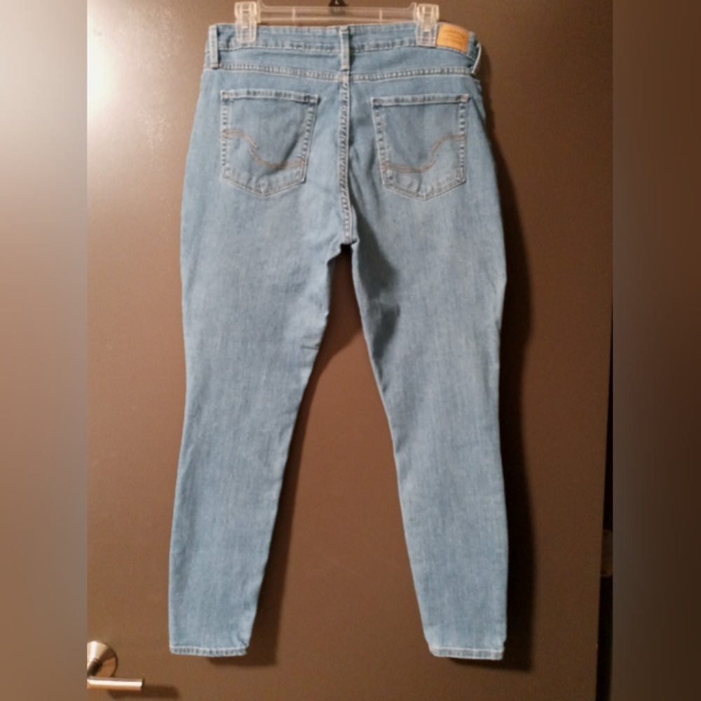 Levi's Mid Rise Skinny Size 12